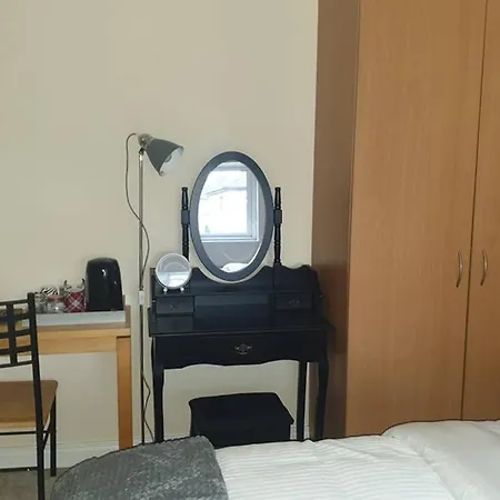 Private-ensuite-room City Limerick Junction
